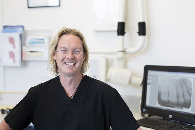 Hawksburn Village Dental - Dentist Dr. John Pohl